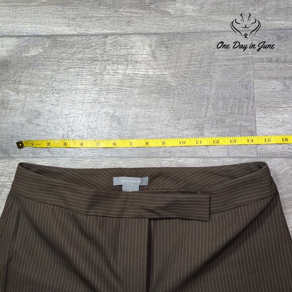 Ann Taylor Pin Stripe Straight Leg Dress Pants Size 4 - Picture 3 of 6